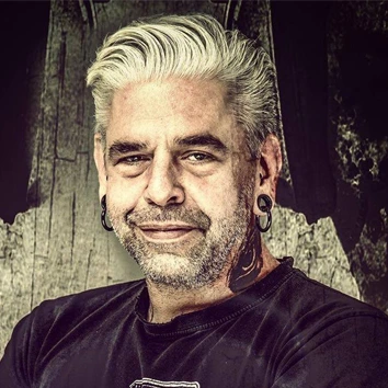 Artist Lutz Living Pictures Tattoo &amp; Piercing Böblingen 